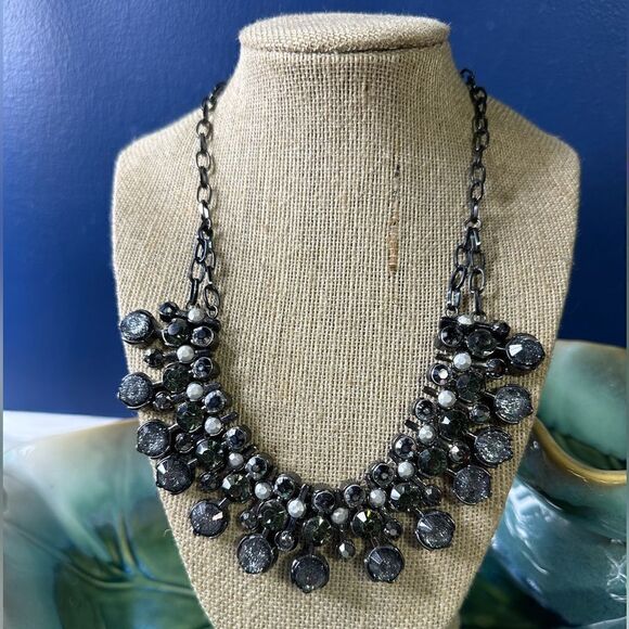 Dark Gray Hematite Color Faceted Crystal statement Necklace - Picture 1 of 4